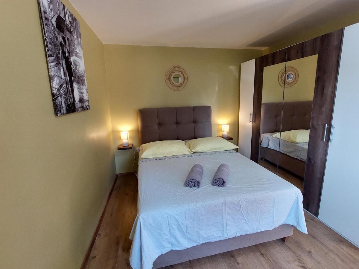 Mexicana Apartment Yellow Задар Екстериор снимка